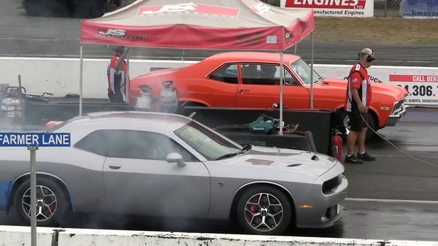 Старая школа против новой школы - Drag Racing