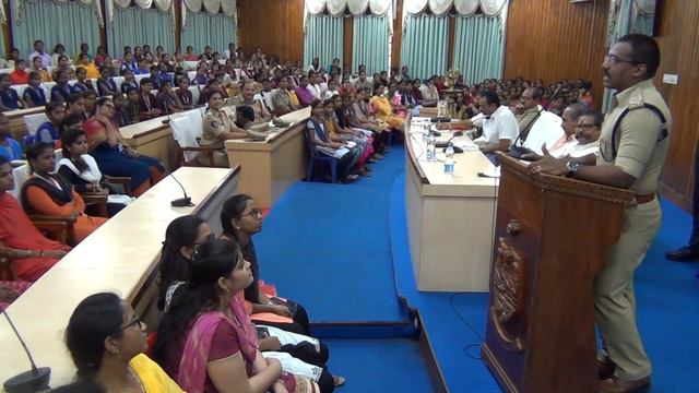 Police Department Established “Cyber Mitra” Special WhatsApp & Telegram Group смотреть онлайн