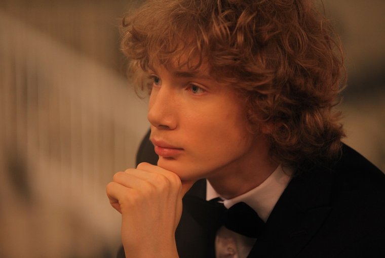 Шопен - Этюд Op. 10, No. 4 (исполняет Иван Бессонов) смотреть онлайн