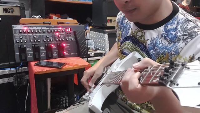 BOSS ME-80 & IBANEZ JEMJR смотреть онлайн