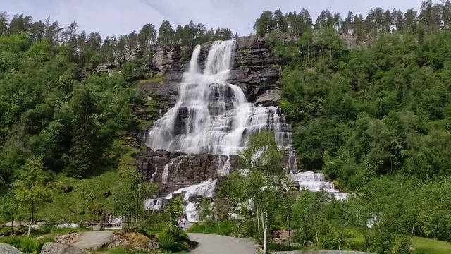 Видеоблог скандинавского дальнобоя#13: самый высокий ступенчатый водопад Скандинавии.