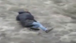 Жесть мужик чихнул огнём