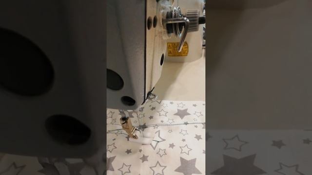 Беспосадочная швейная машинка для лёгких и средних тканей Siruba L918-NH1 смотреть онлайн