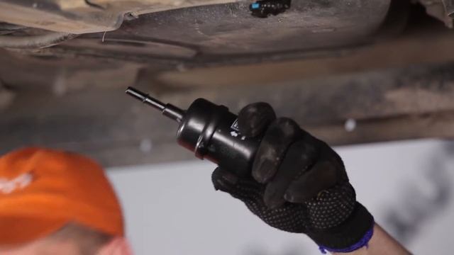 Hvordan bytte Drivstoffilter på FORD FIESTA 5 [BRUKSANVISNING] смотреть онлайн