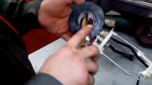 замена топливного фильтра Kia Sorento бензин 001