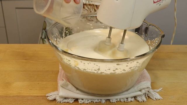 Яблочный ПИРОГ или ШАРЛОТКА по - новому! Очень нежный и лёгкий пирог! English subtitles