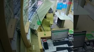 На какую сумму он заехал?
