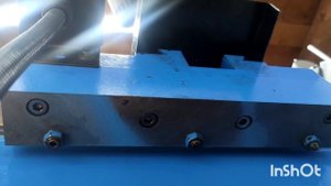 WEISAN, CJM320B, Регулировка люфта  фартука станка.