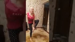 Показываю свои трюки гемнастики