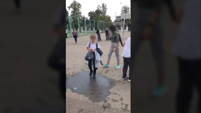 В краснодарской школе распылили газовый баллончик смотреть онлайн