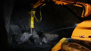 Дистанционно-управляемая машина Brokk 800.  Дробление негабаритов в руднике