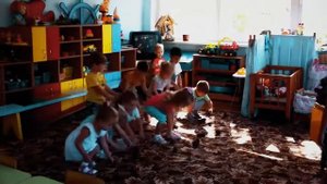 Подвижная игра "Шишки для мишки"
