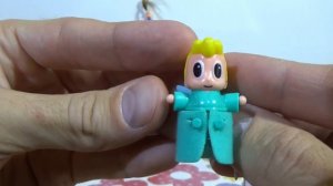 Хелоу Китти и другие Киндер сюрприз Макси распаковка игрушек Kinder Surprise Max