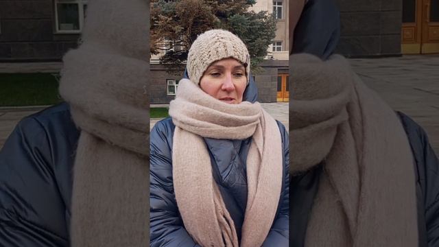 Руководитель АНО Татьяна Романова вышла на одиночный пикет к зданию Правительства области. смотреть онлайн