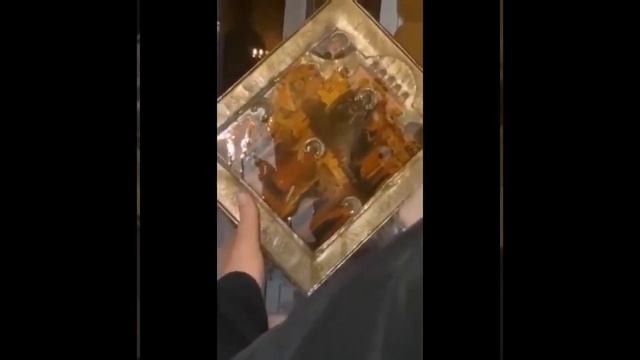 Массовое Мироточение Икон, Креста Господня и стен в Алтарной части Храма. Православие смотреть онлайн