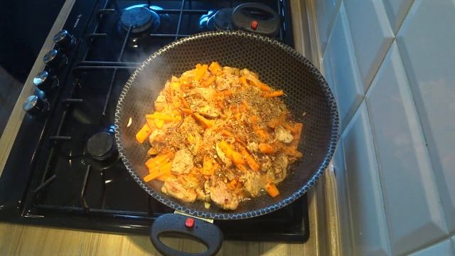 Плов в сковородке. Вкусный плов со свининой в сковородке