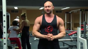 Разведение рук в тренажере наутилус, баттерфляй, бабочка для заднего пучка дельт. Обучающие видео.