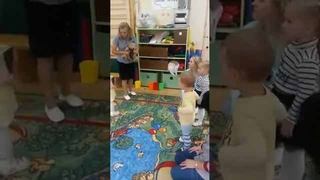 Занятия в группе с детьми раннего возраста.