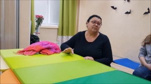 о ношении на руках. Людмила Краснобаеа.
