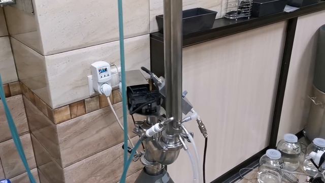 НОВЫЙ метод получения ароматнейших фруктовых дистиллятов на вакууме!! Часть вторая - практика. смотреть онлайн
