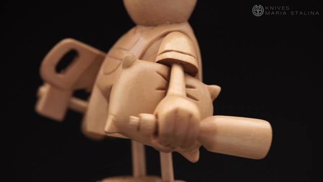 Мастер — деревянная статуэтка авторской работы Светлина Стефанова смотреть онлайн