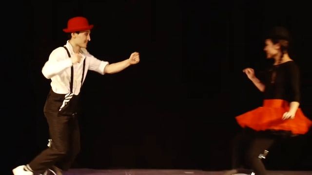 Мурат и Карима Мутургановы. Танго на моноцикле смотреть онлайн