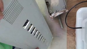 взял кнопки лифта??. как она работает? показываю.
