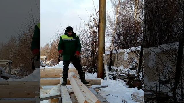 Изготовление лунного паза в бревне. смотреть онлайн