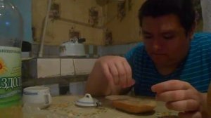 Хлеб с чесноком маслом и солью