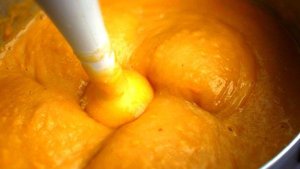 Яблочное пюре