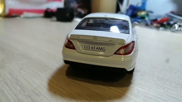 Benz CLS63 AMG (C218) смотреть онлайн