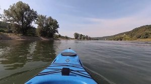 Kajak Point 65 Mercury GTX auf der Donau - Wellen nach der Begegnung mit einem Arbeitsschiff