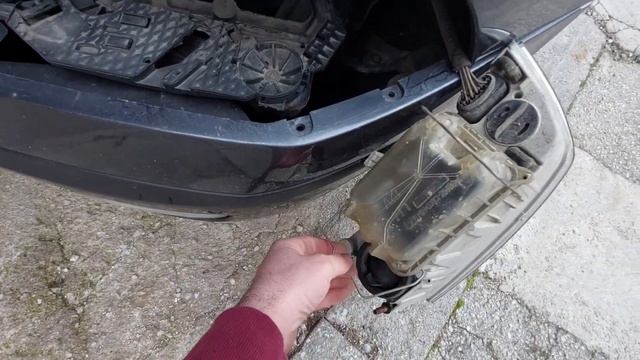 KAKO SKINUTI FAR SKODA OCTAVIA A5, HOW TO REMOVE HEADLIGHT, DIY