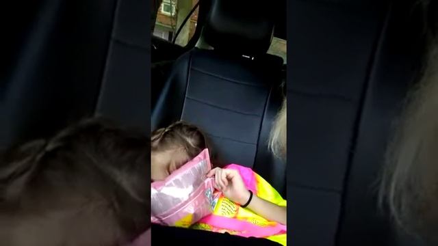 Смешное видео или Не трогайте кнопку отключения подушки безопасности (Airbag)