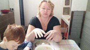 Тёмные пятна под скорлупой у куриных яиц// А как вы варите яйца???