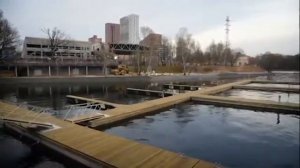 Зона с бассейнами на территории парка Северного Речного вокзала