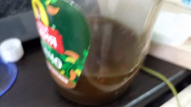 Хиджама самому себе при боли в коленном суставе.