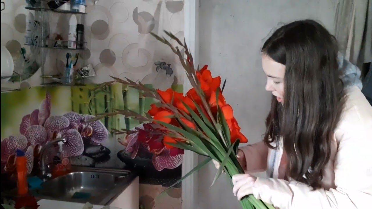 298/С ДНЁМ ЗНАНИЙ //ДЕТИ СХОДИЛИ К БАБУШКЕ,ПРИНЕСЛИ ГОСТИНЦЫ//БУКЕТ НА 1 СЕНТЯБРЯ