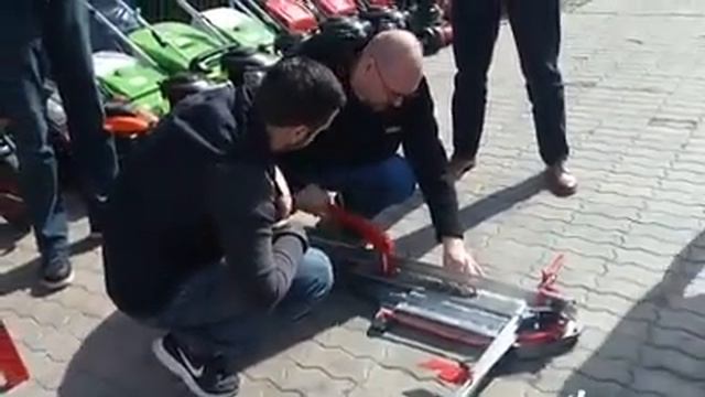 Taieri precise cu masinile de taiat gresie si faianta Montolit MasterPiuma смотреть онлайн