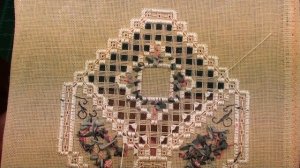 06 Heart Etui - Hardanger - Wrapping and Greek Cross Filling Stitches