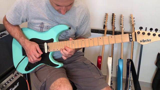 Iron Maiden - The Ides of March смотреть онлайн