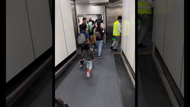 Azha First Flight Experience ✈️✈️✈️ || A Short Vaccation To Doha Qatar🇶🇦 || Happy world смотреть онлайн