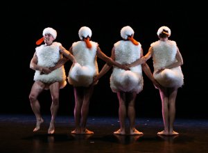 Дети,лужи и грязь,много ли для счастья надо?"Детство"(Шатунов & Эминем)