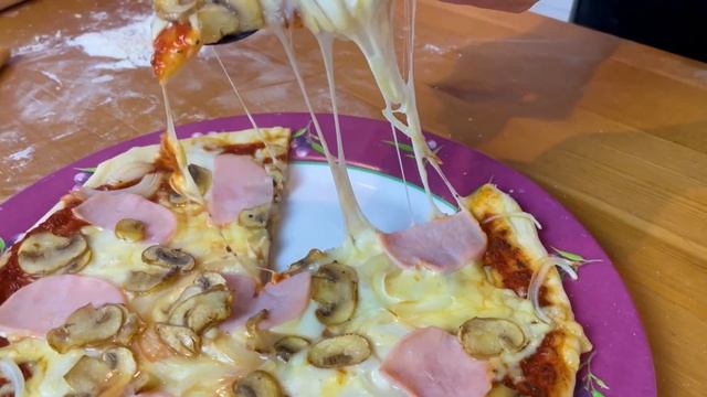 Повторил еду из комиксов: Пицца Черепашек-ниндзя чили Зеленой Стрелы пирог тети Человека Паука