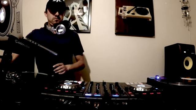 "RATCHET"- Mixed by DJ Adrian Merendon смотреть онлайн