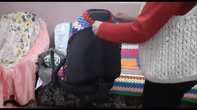 Дополнения к вязанию накидки на кресло . Обвязка, завязки и другие тонкости. смотреть онлайн