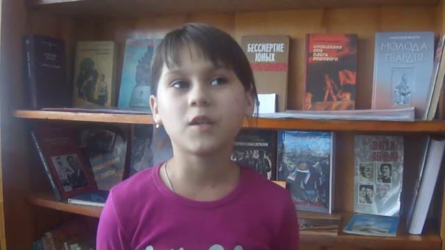 Страна читающая — Эмма Пашенцева читает произведение «Зачем же мне к зиме коса» В. В. Маяковского смотреть онлайн