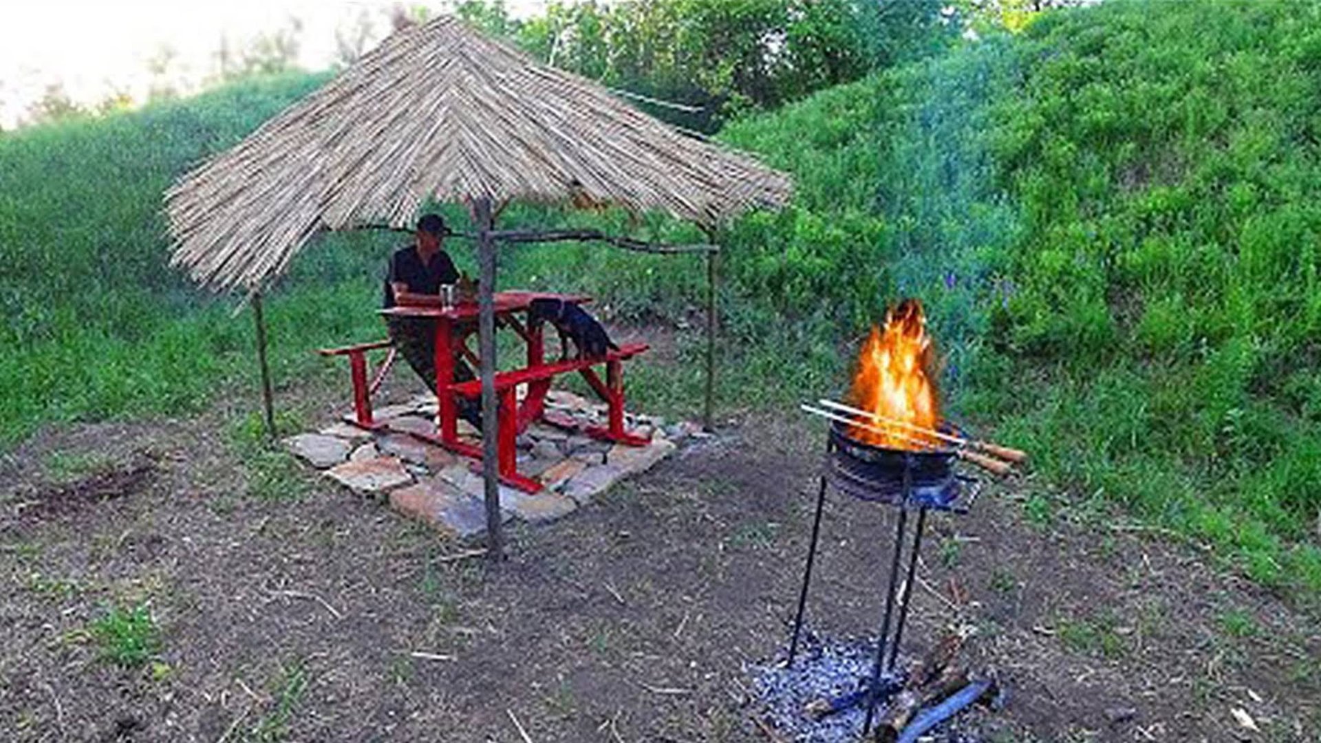 Строю Хижину 5 часть. 2020. Выложил пол с камня на Хижине. Укрепил стены. Взрываю петарды. Волкмикс.