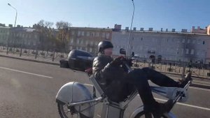 На работу на электролигераде
