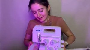 ШВЕЙНЫЙ ВЛОГ №1/ КУПИЛА НОВЫЙ ОВЕРЛОК JUKI MO 654 DEN / РАСПАКОВКА/ РОЛЕВОЙ ШОВ